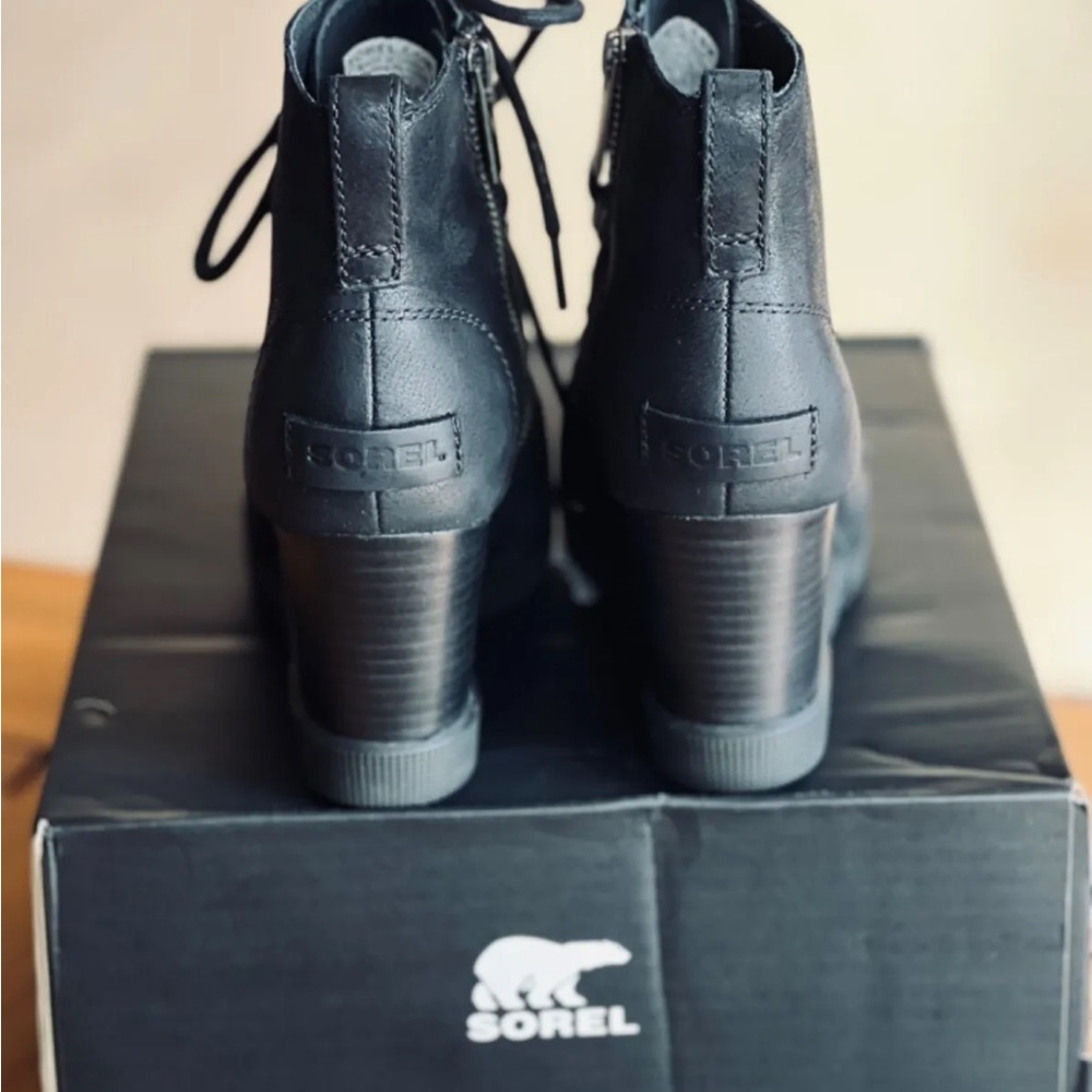 Sorel size 10 NWT and box. Joan uptown winter / rain wedge boot